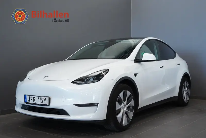 Tesla Model Y 2024