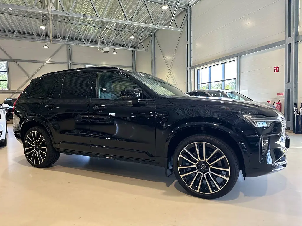 Volvo XC90 2025