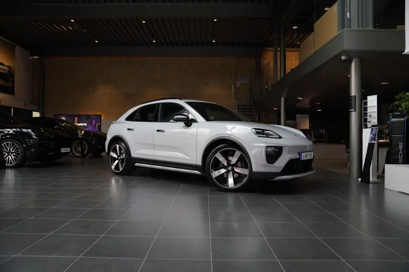 Porsche Macan 2025