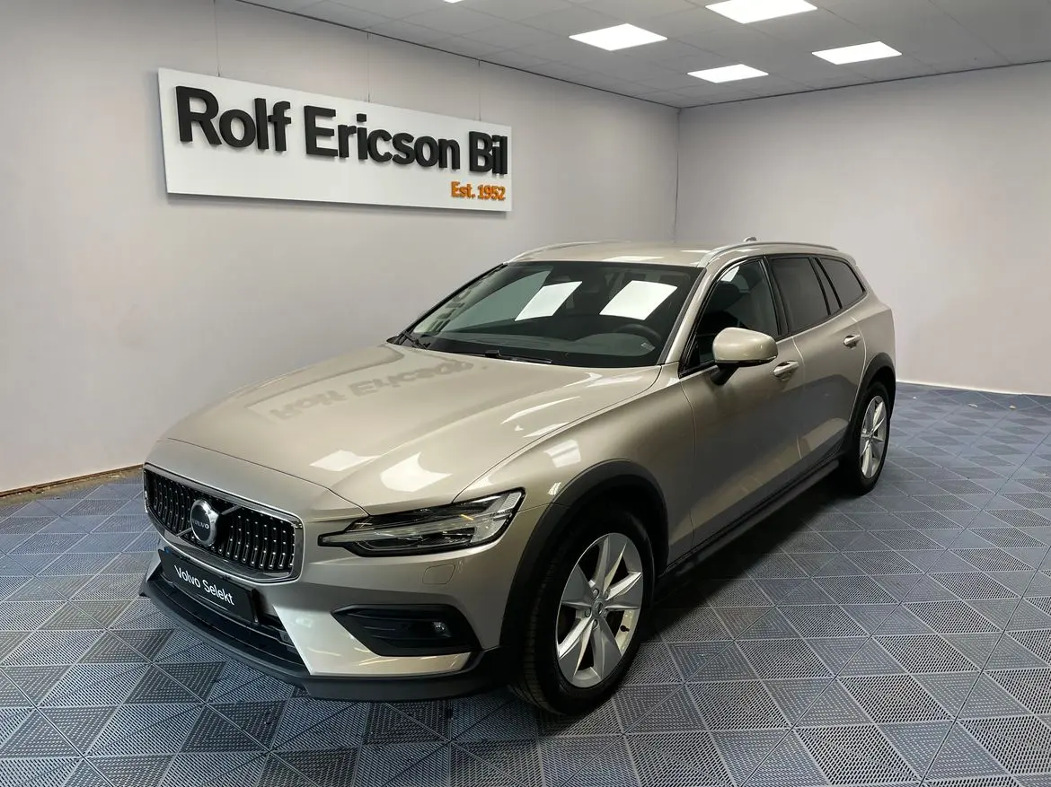 Volvo V60 2023