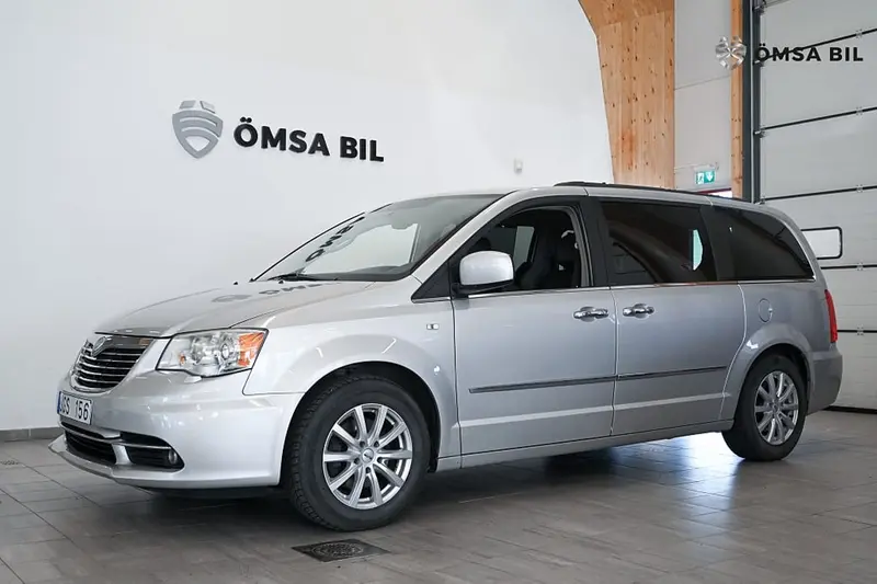 Lancia Voyager 2012
