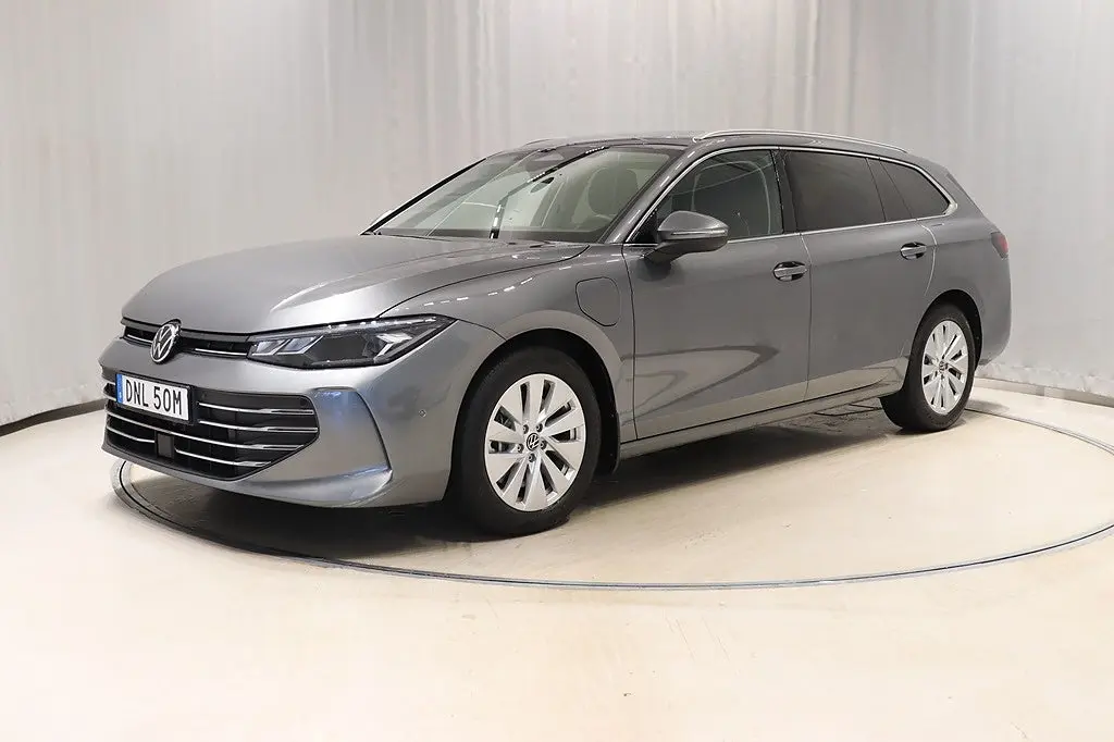 Volkswagen Passat 2025