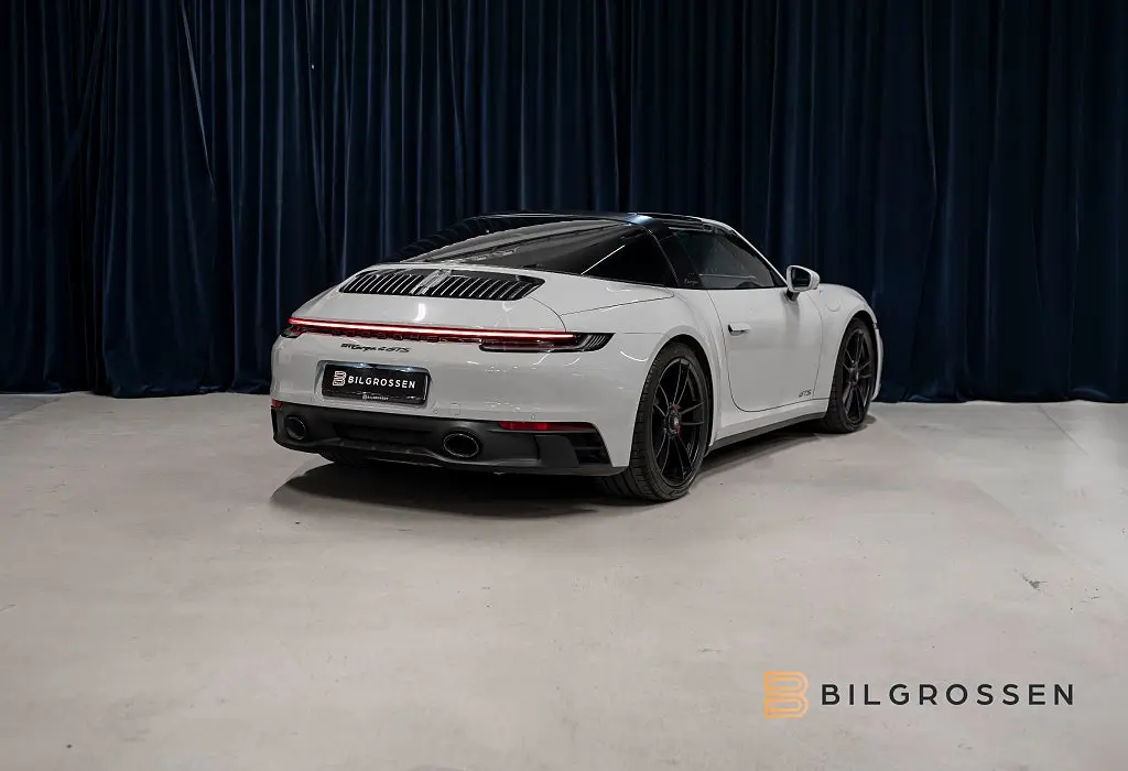 Porsche 911 2023