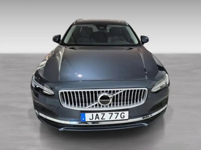 Volvo V90 2025