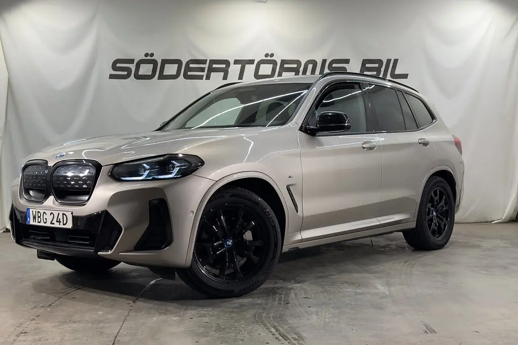 BMW iX3 2024