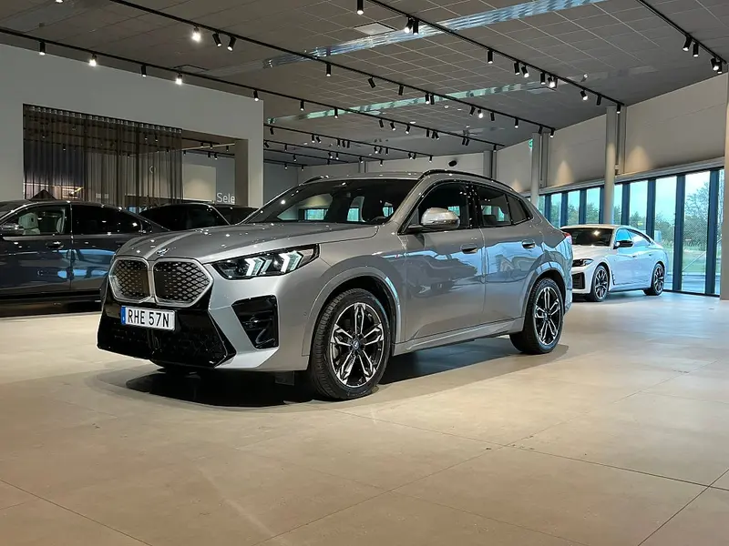 BMW iX2 2025