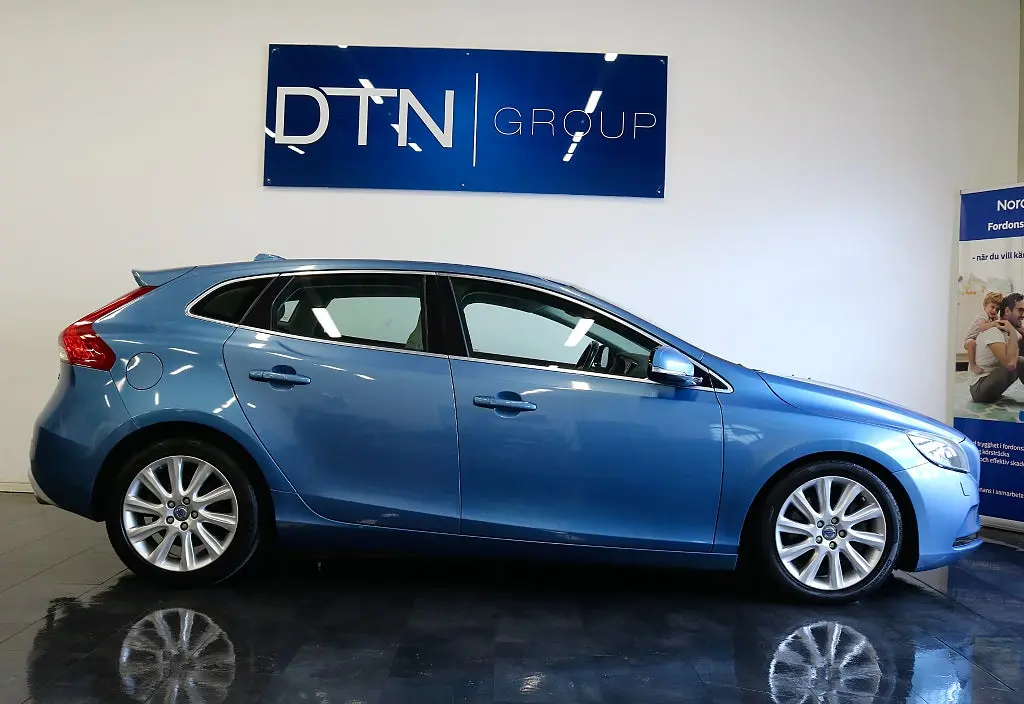 Volvo V40 2015