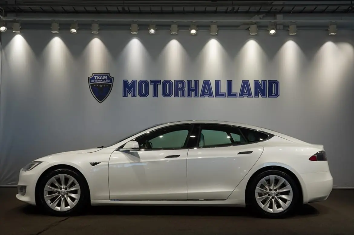 Tesla Model S 2020