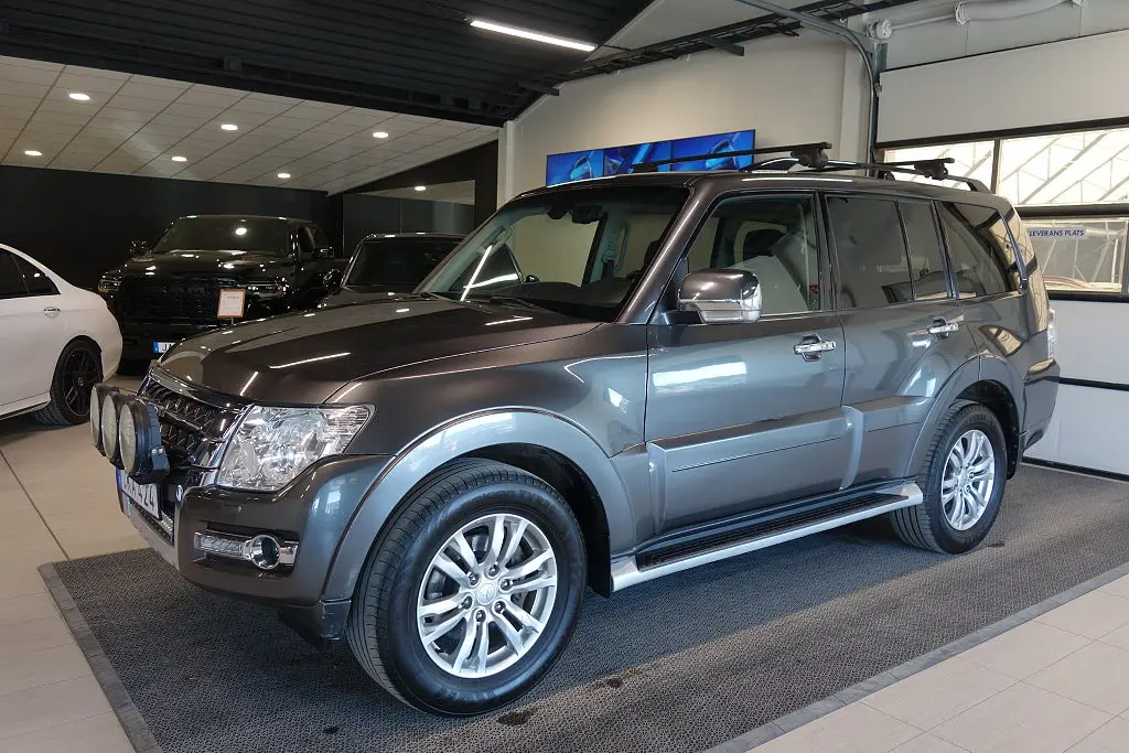 Mitsubishi Pajero 2017