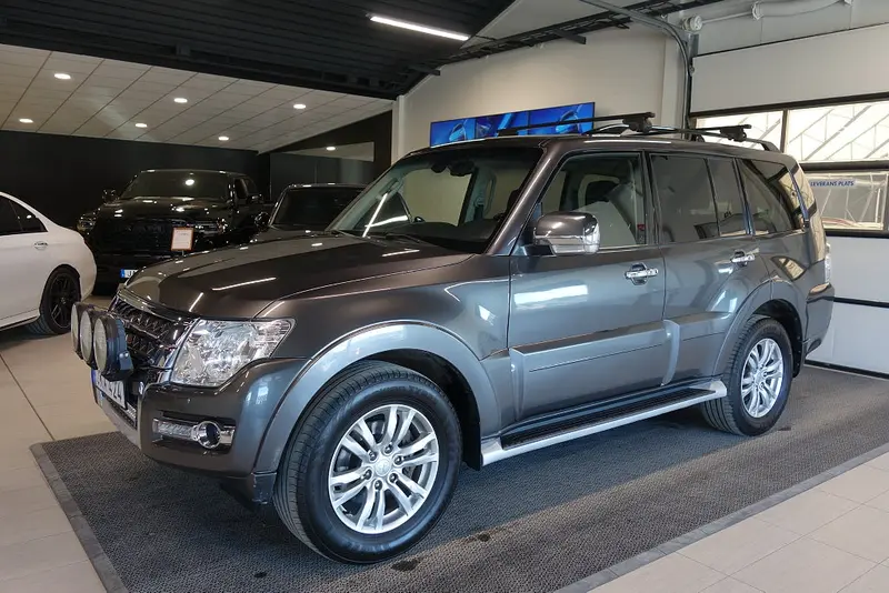 Mitsubishi Pajero 2017