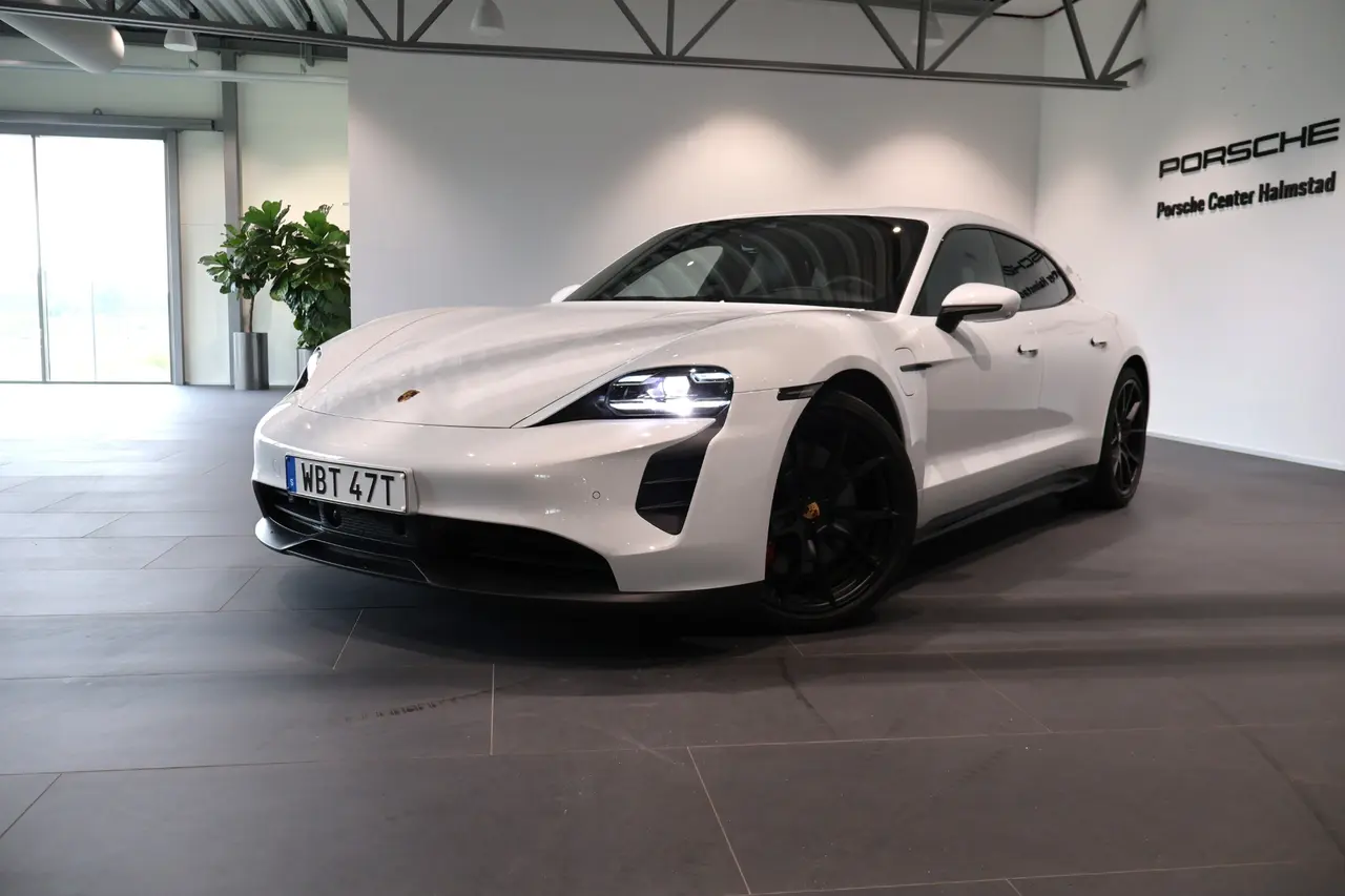 Porsche Taycan 2023