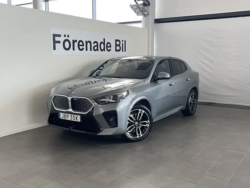 BMW iX2 2025