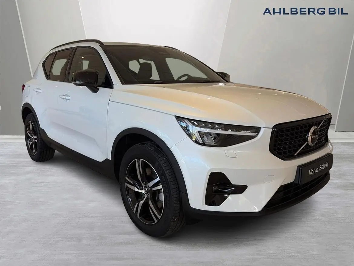 Volvo XC40 2025