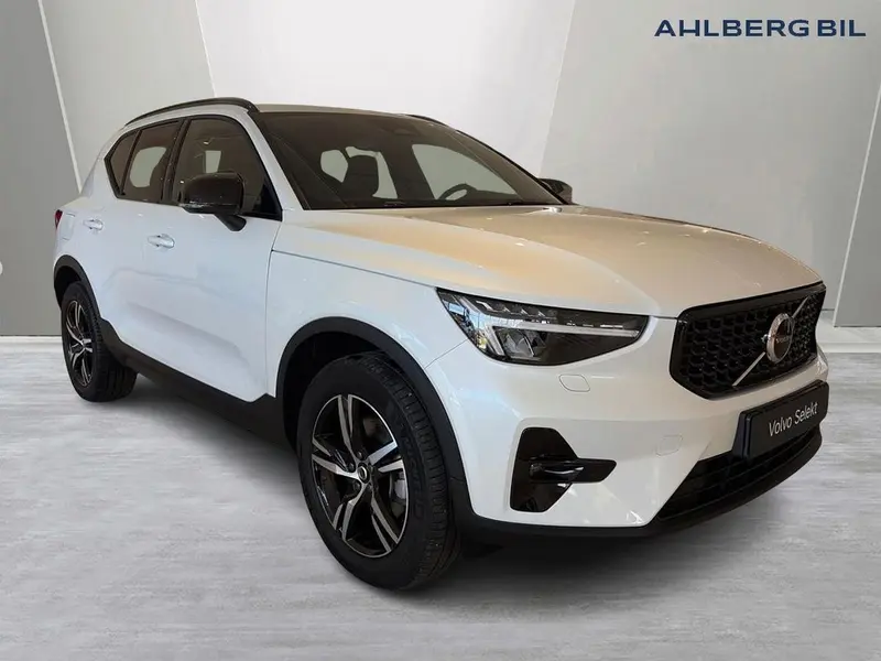 Volvo XC40 2025