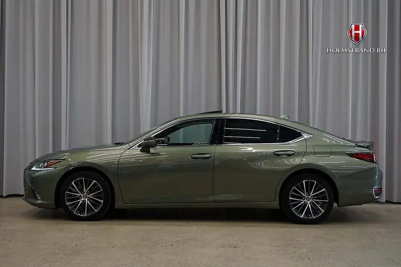 Lexus ES 2023