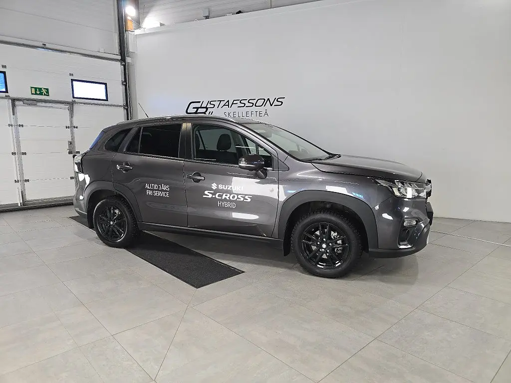 Suzuki S-Cross 2025