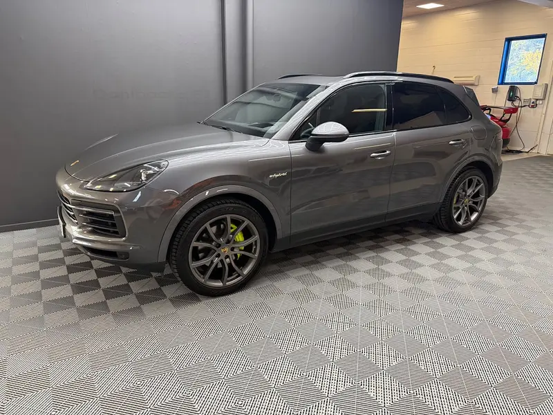 Porsche Cayenne 2021