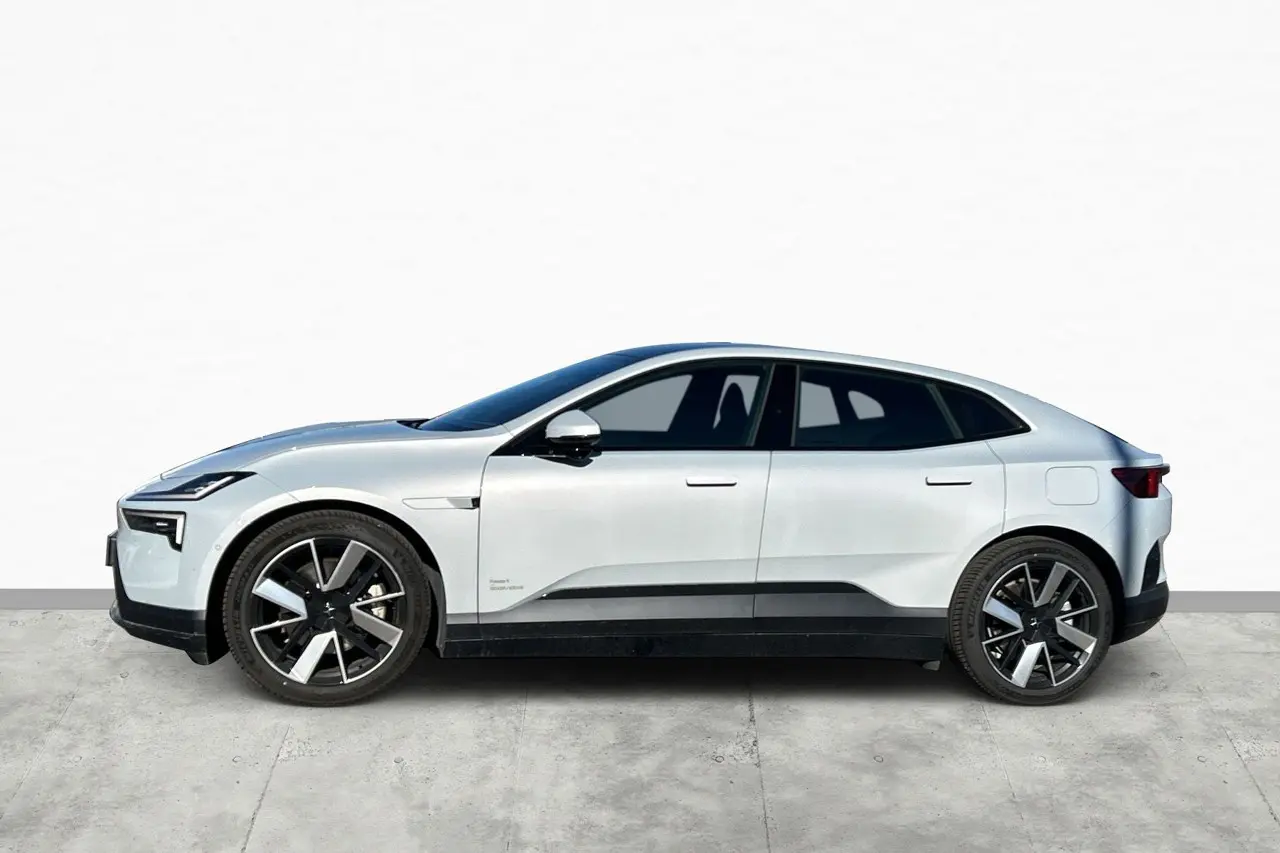Polestar 4 2025