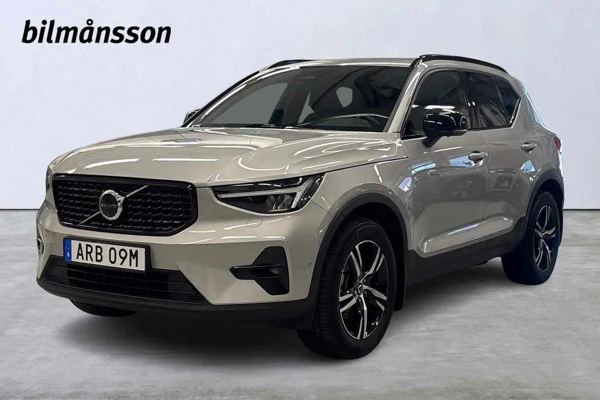Volvo XC40 2025