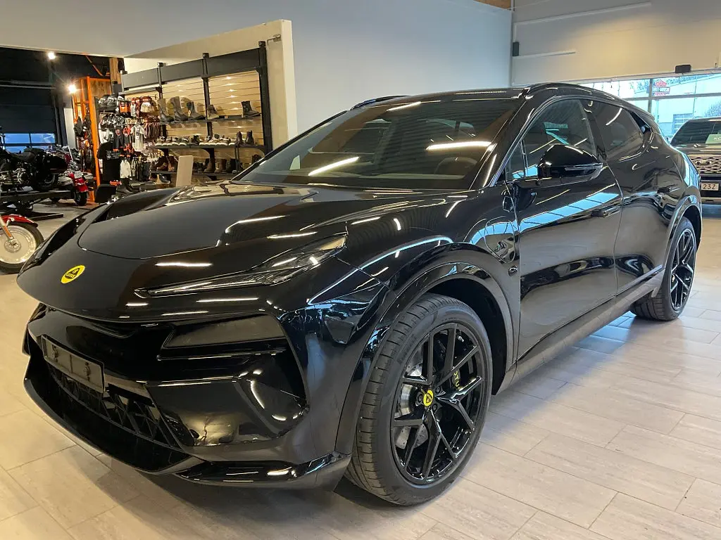 Lotus Eletre 2025
