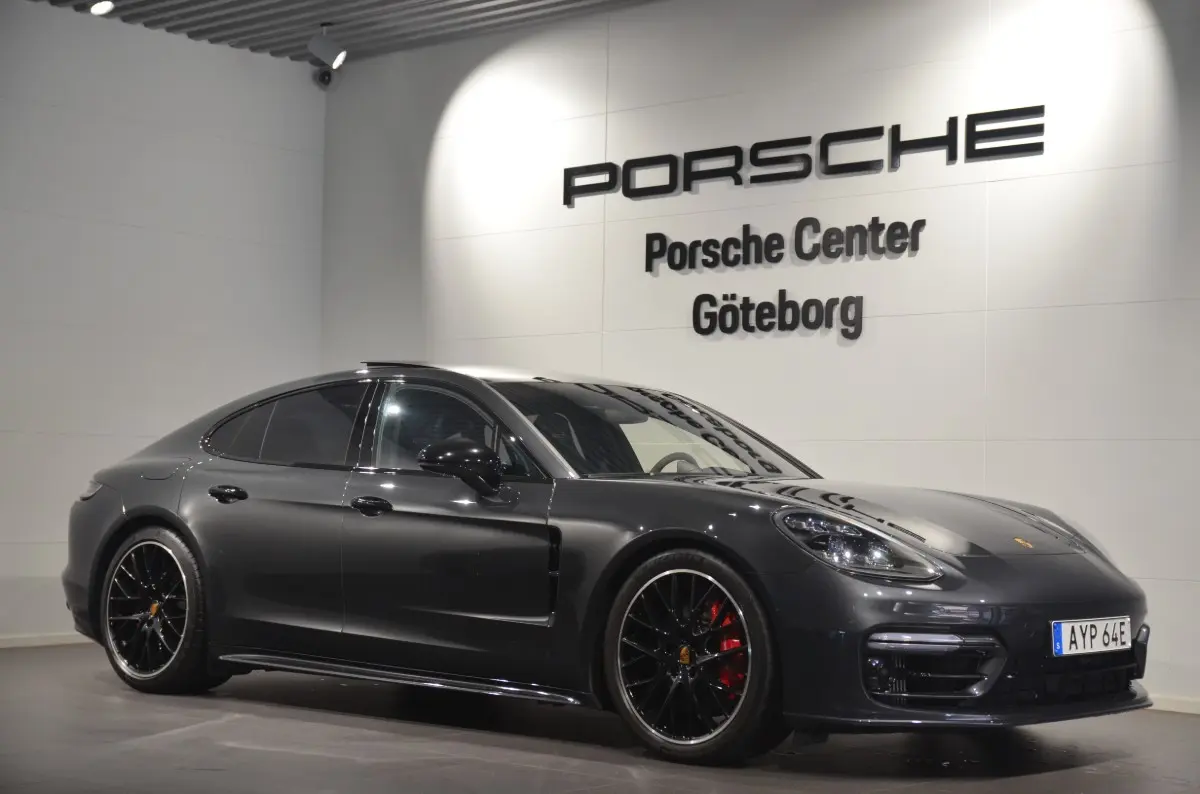 Porsche Panamera 2023