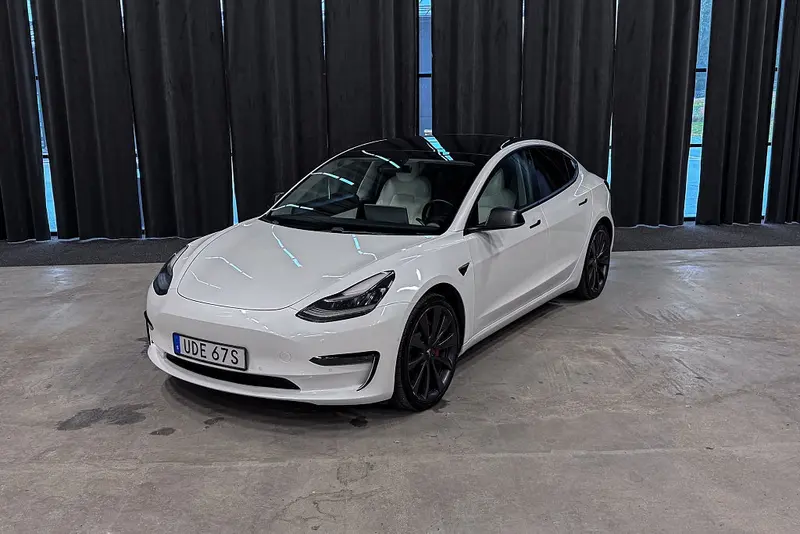 Tesla Model 3 2020