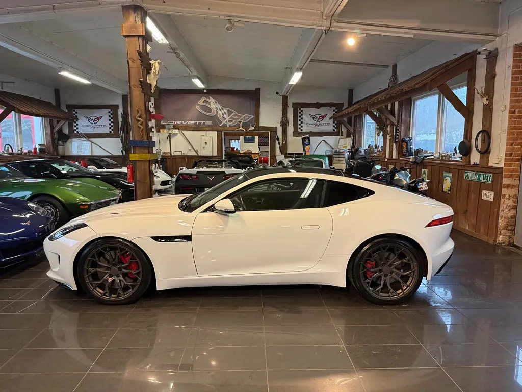 Jaguar F-Type 2016