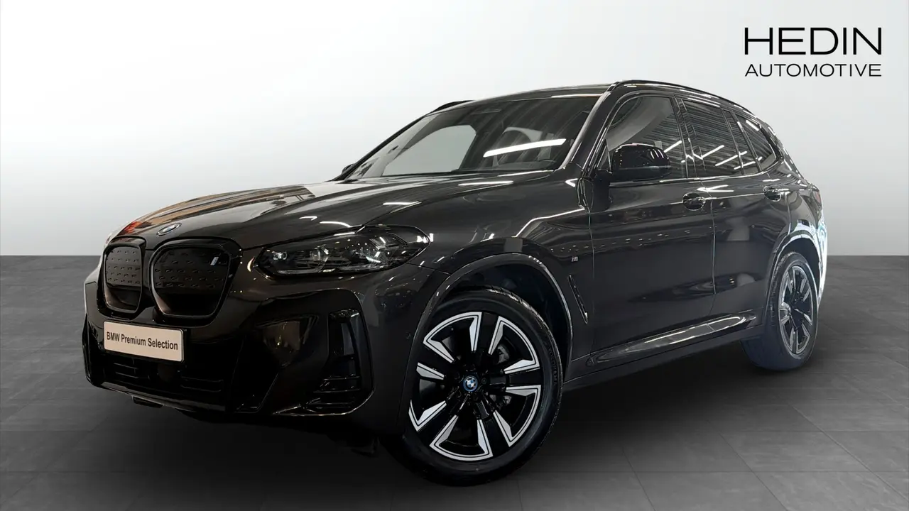 BMW iX3 2024
