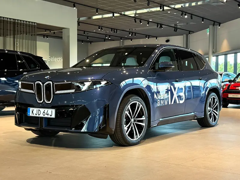 BMW iX3 2026