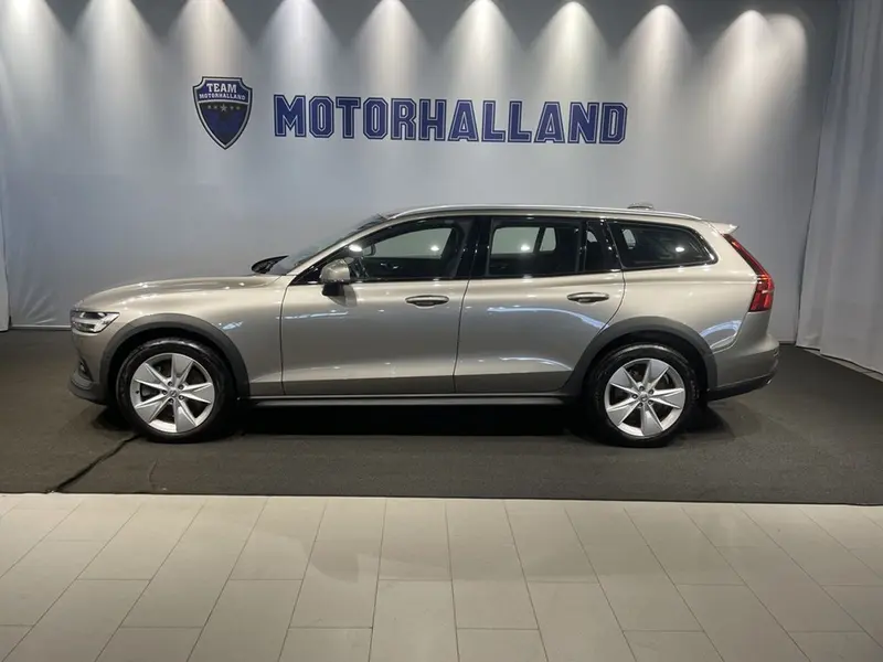 Volvo V60 2022