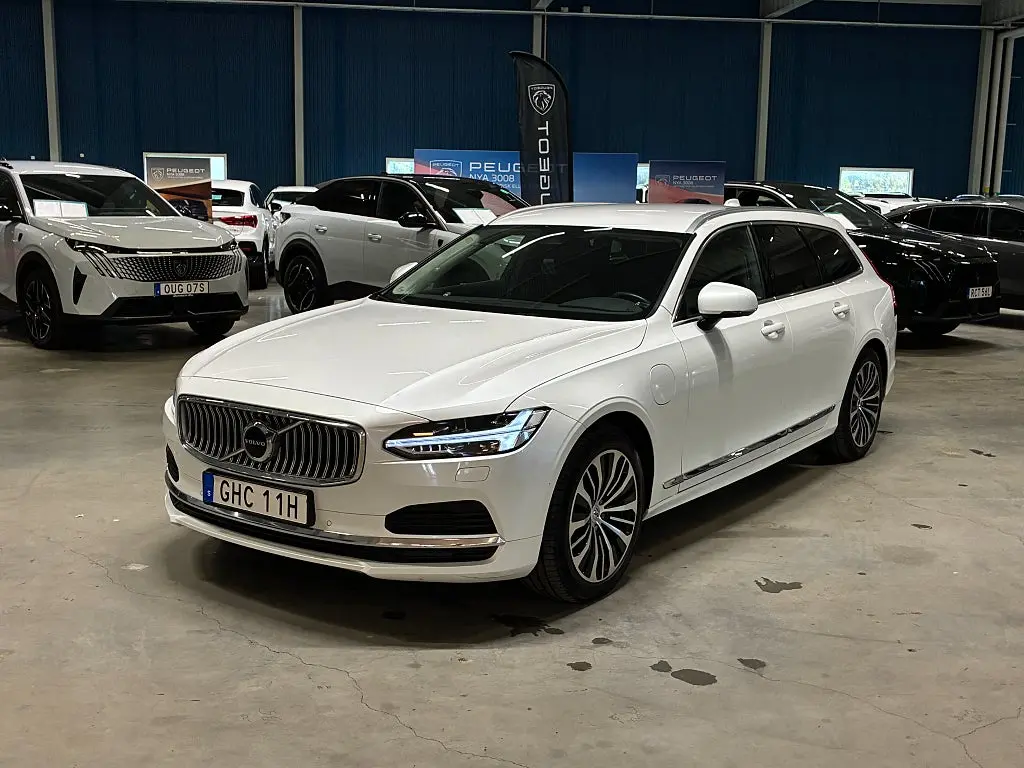 Volvo V90 2024