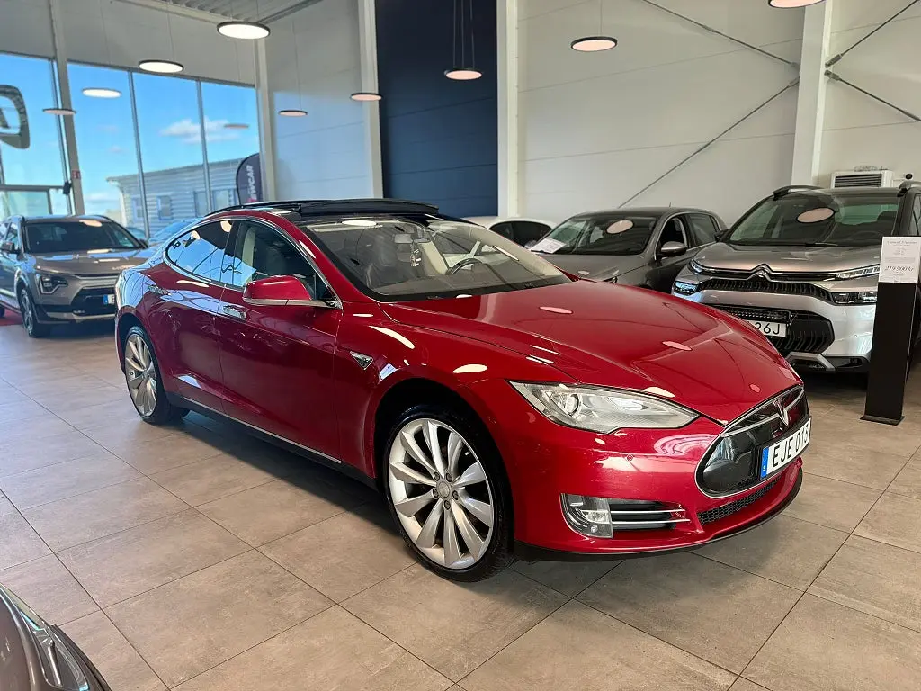 Tesla Model S 2014