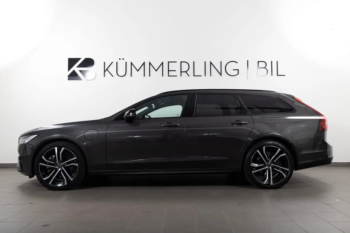 Volvo V90 2024