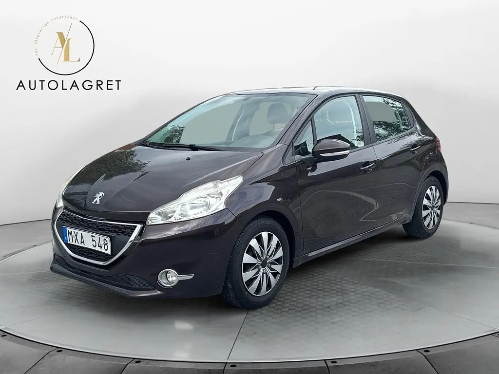 Peugeot 208 2012