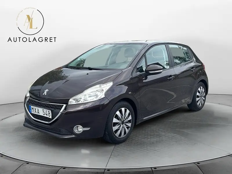 Peugeot 208 2012
