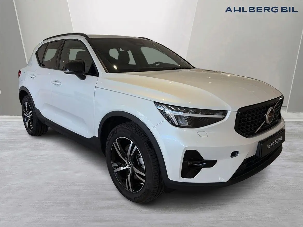 Volvo XC40 2025