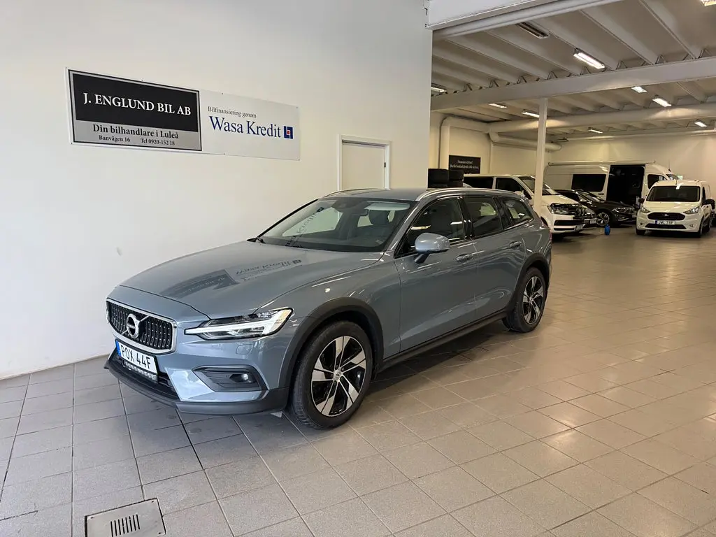 Volvo V60 2022