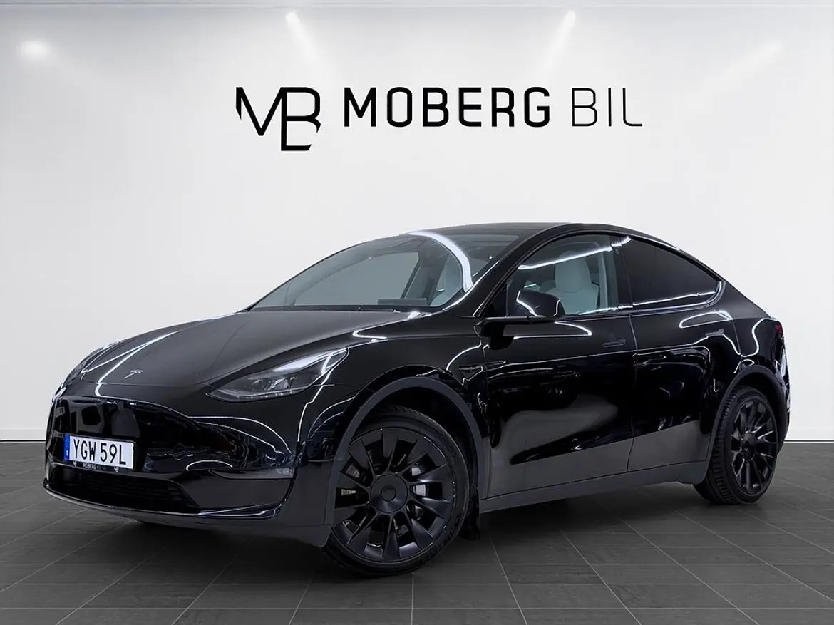 Tesla Model Y 2024
