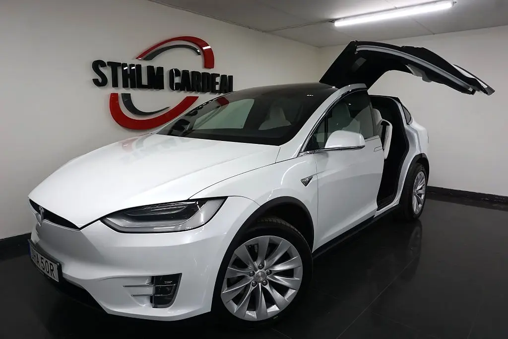 Tesla Model X 2020