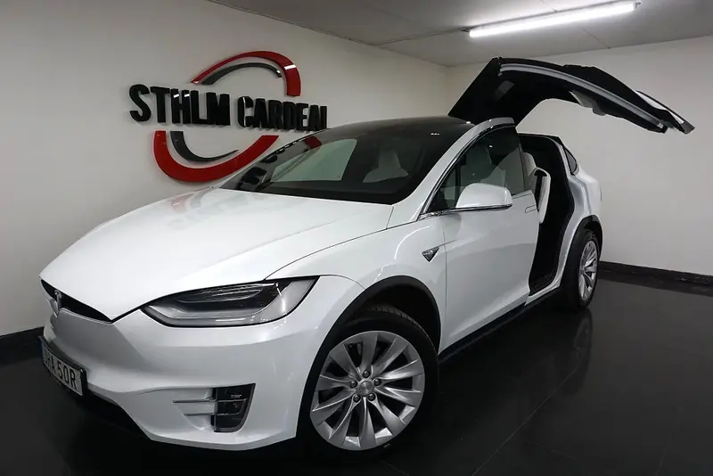 Tesla Model X 2020