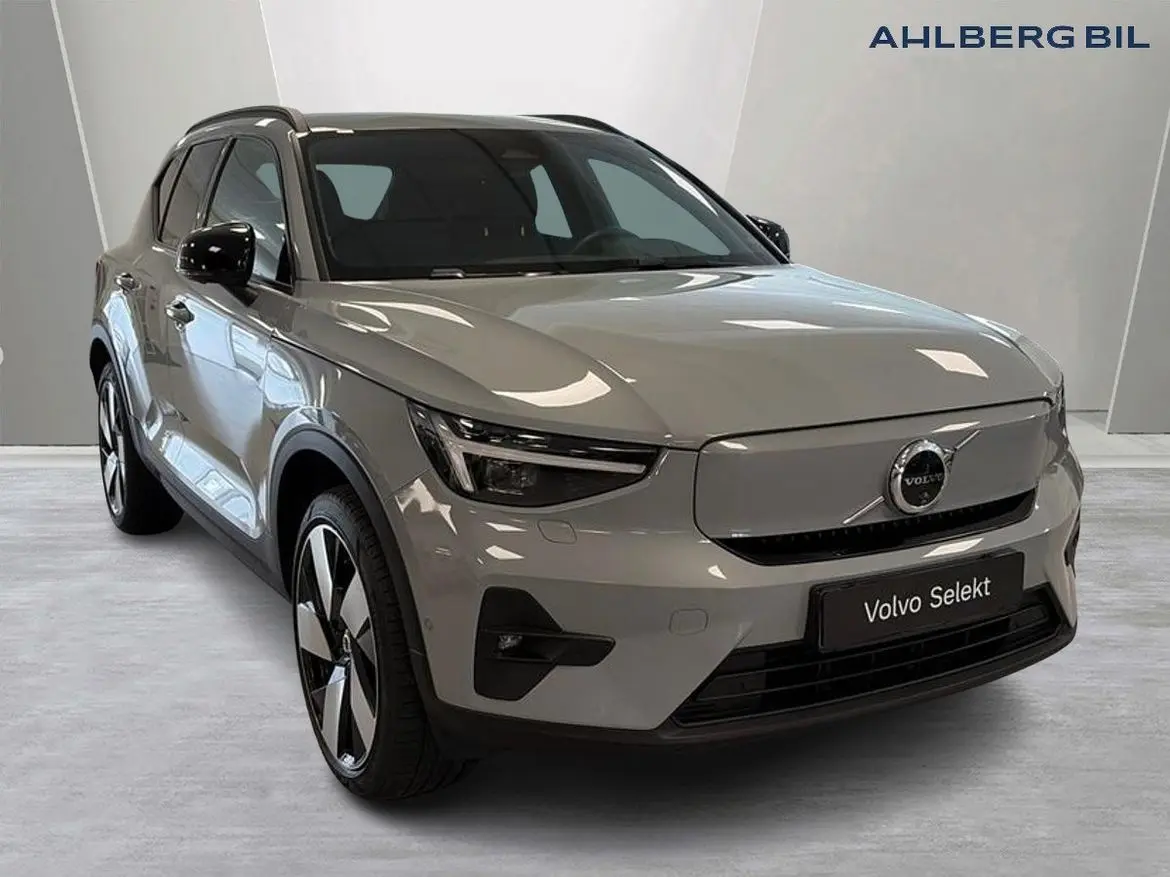 Volvo EX40 2025