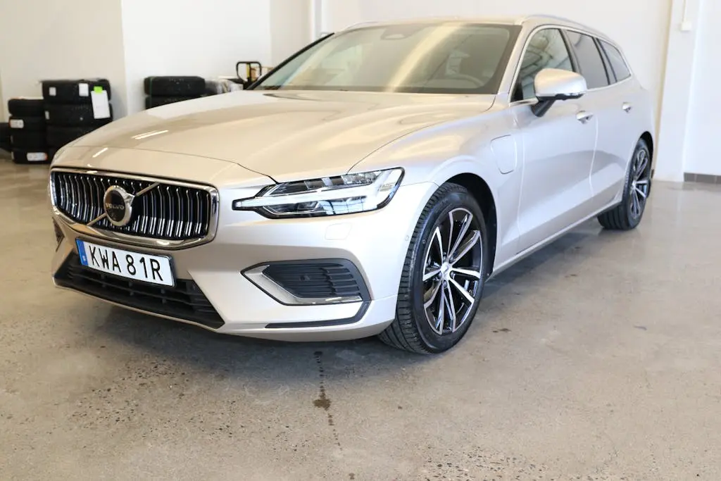 Volvo V60 2025