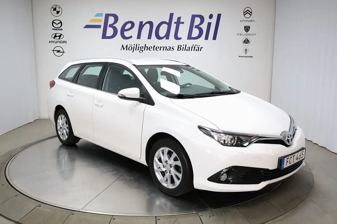 Toyota Auris 2015