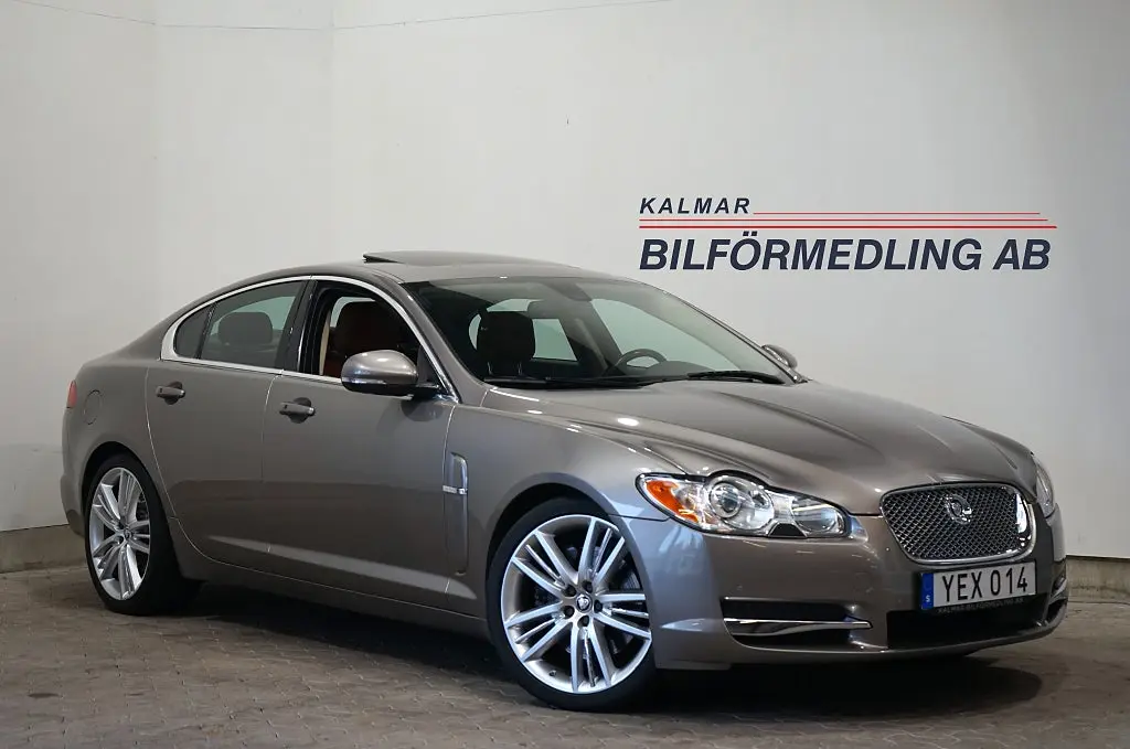 Jaguar XF 2011