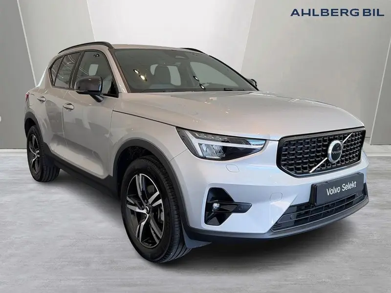 Volvo XC40 2025