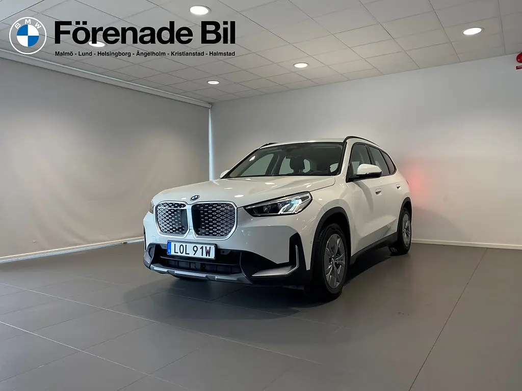 BMW iX1 2025