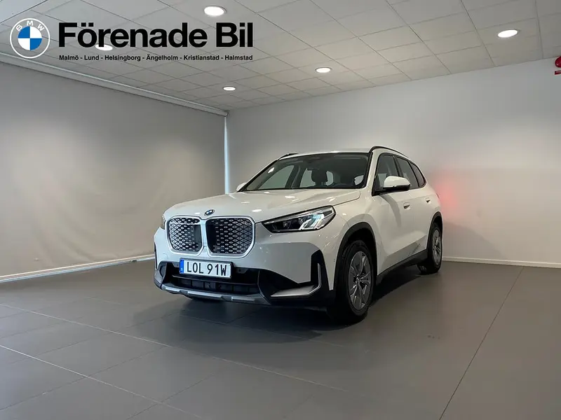 BMW iX1 2025