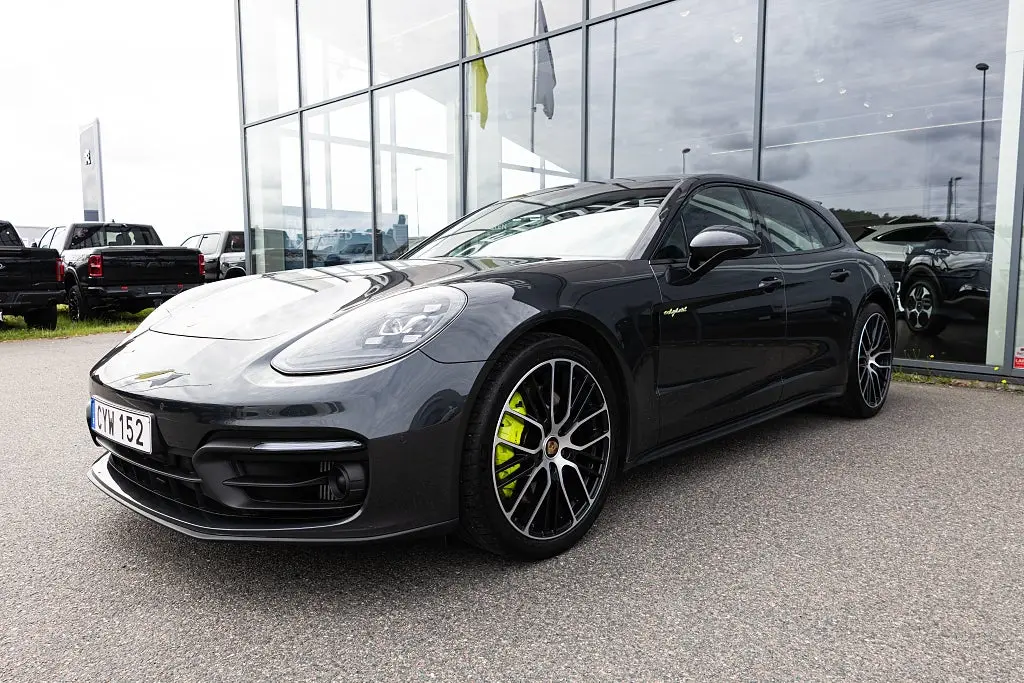 Porsche Panamera 2021