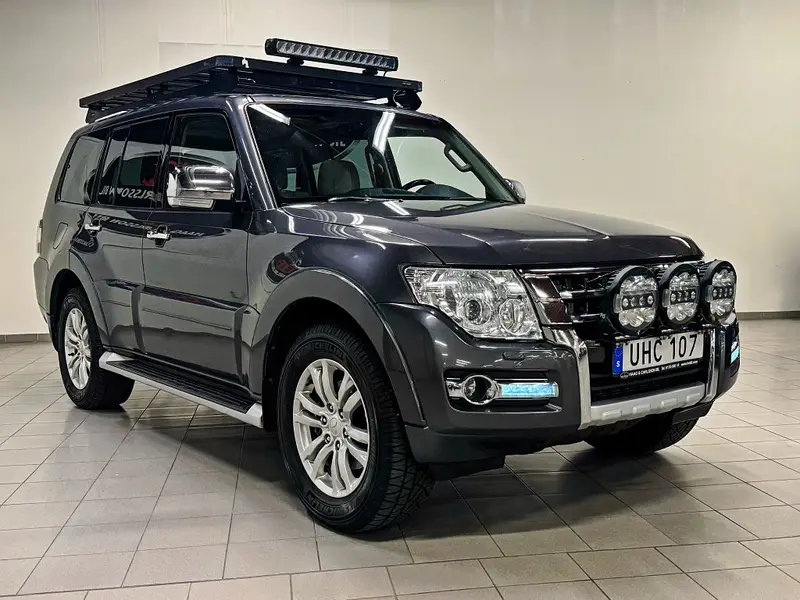 Mitsubishi Pajero 2016