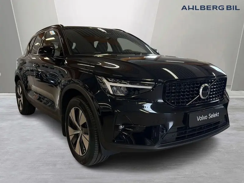 Volvo XC40 2025